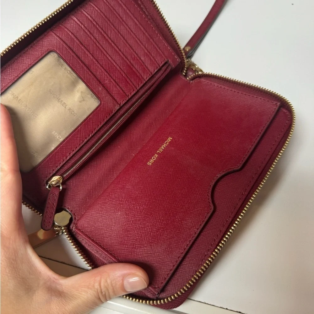 Michael Kors Jet Set Travel Wristlet Wallet Burgundy Pebbled Leather